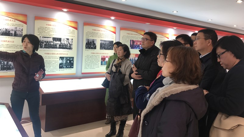 20191203盧國懿參加致公黨通州區(qū)工委組織的參觀中央黨史館活動1_副本.jpg