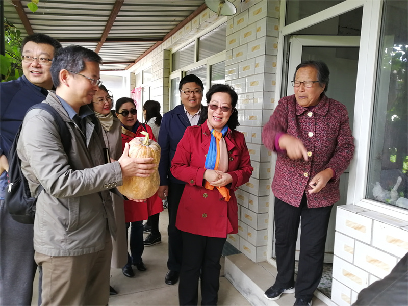 01-2019年10月 市委赴懷柔區(qū)考察楊宋鎮(zhèn)解村美麗鄉(xiāng)村建設(shè)推進(jìn)情況.jpg