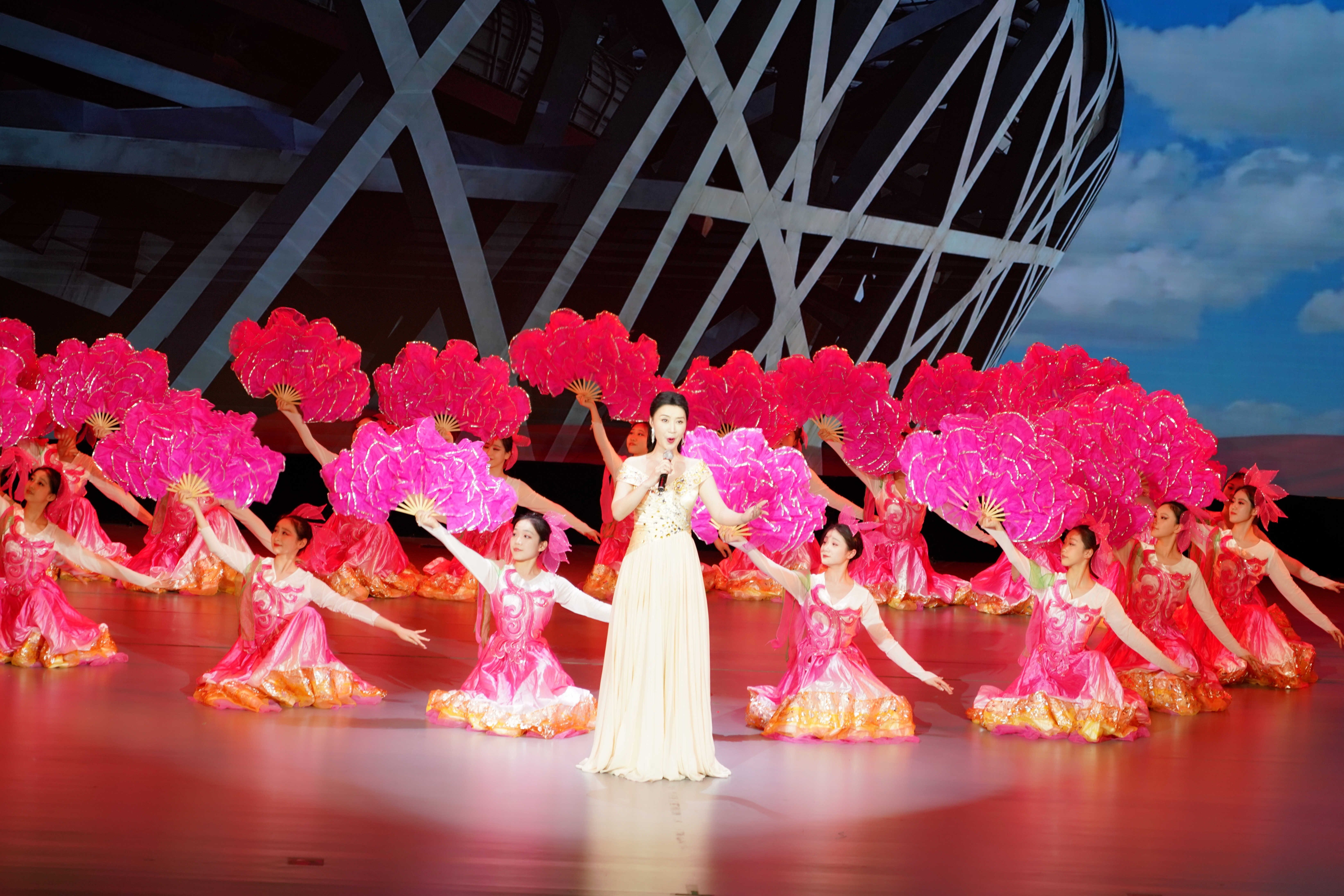 20250226蔣作君出席致公黨北京市委會慶祝中國致公黨成立100周年暨致公黨北京市委會成立45周年文藝展演   閆傲霜參加2.jpg